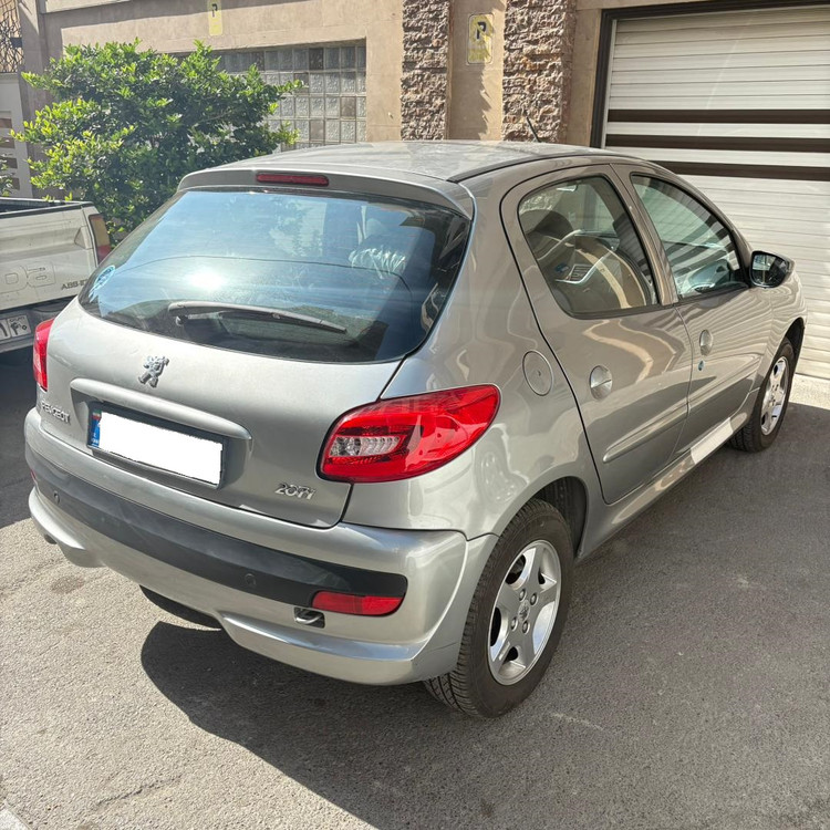 207 صفر کیلومتر دنده ای سقف فلز4